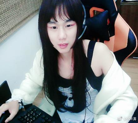 国产主播福利网,揭秘网红经济新趋势 第2张 国产主播福利网,揭秘网红经济新趋势 第2张